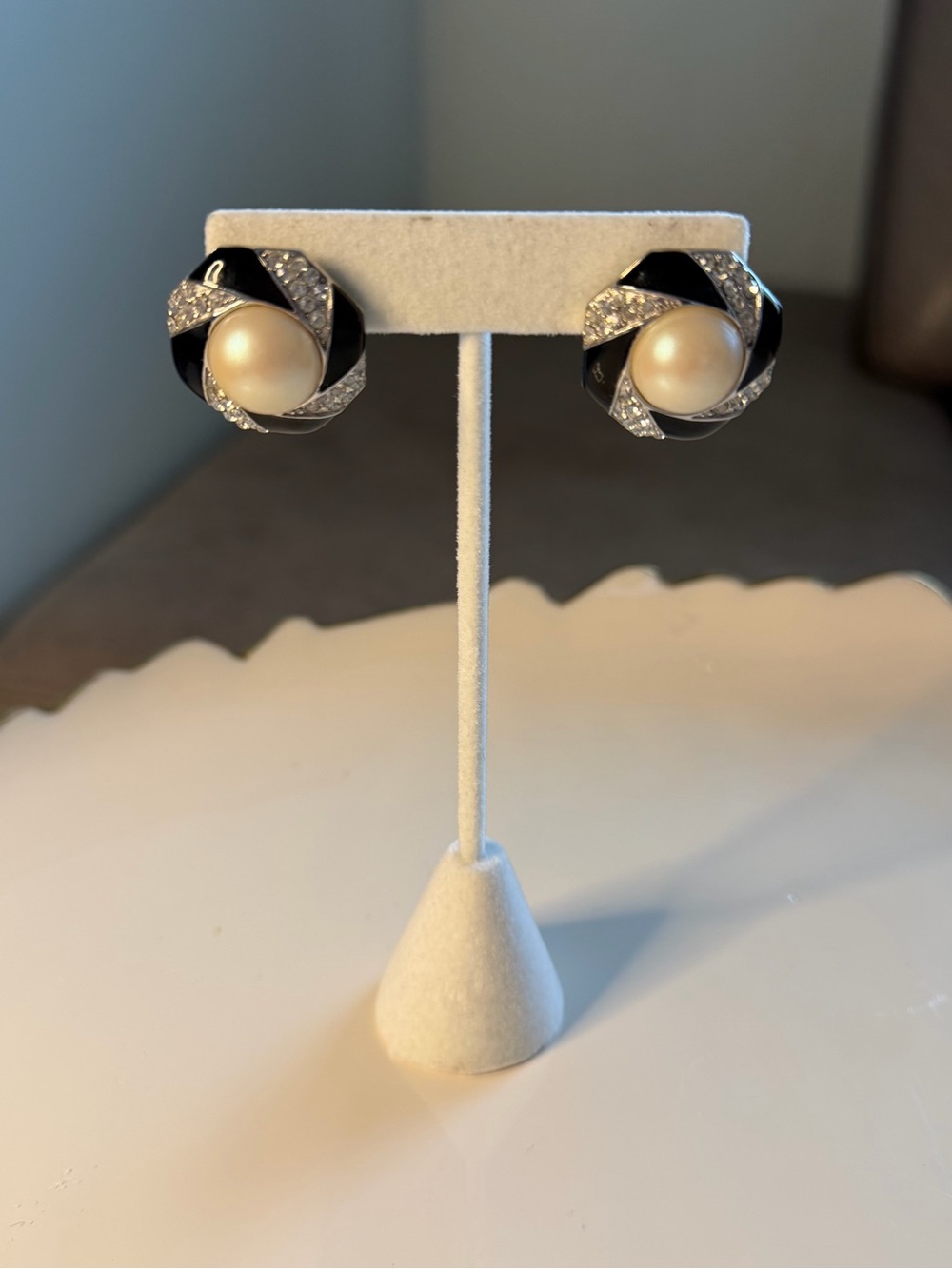 Vtg 80s Signed GIVENCHY Black Enamel Faux Pearl Post Omega Clip Earrings 1"